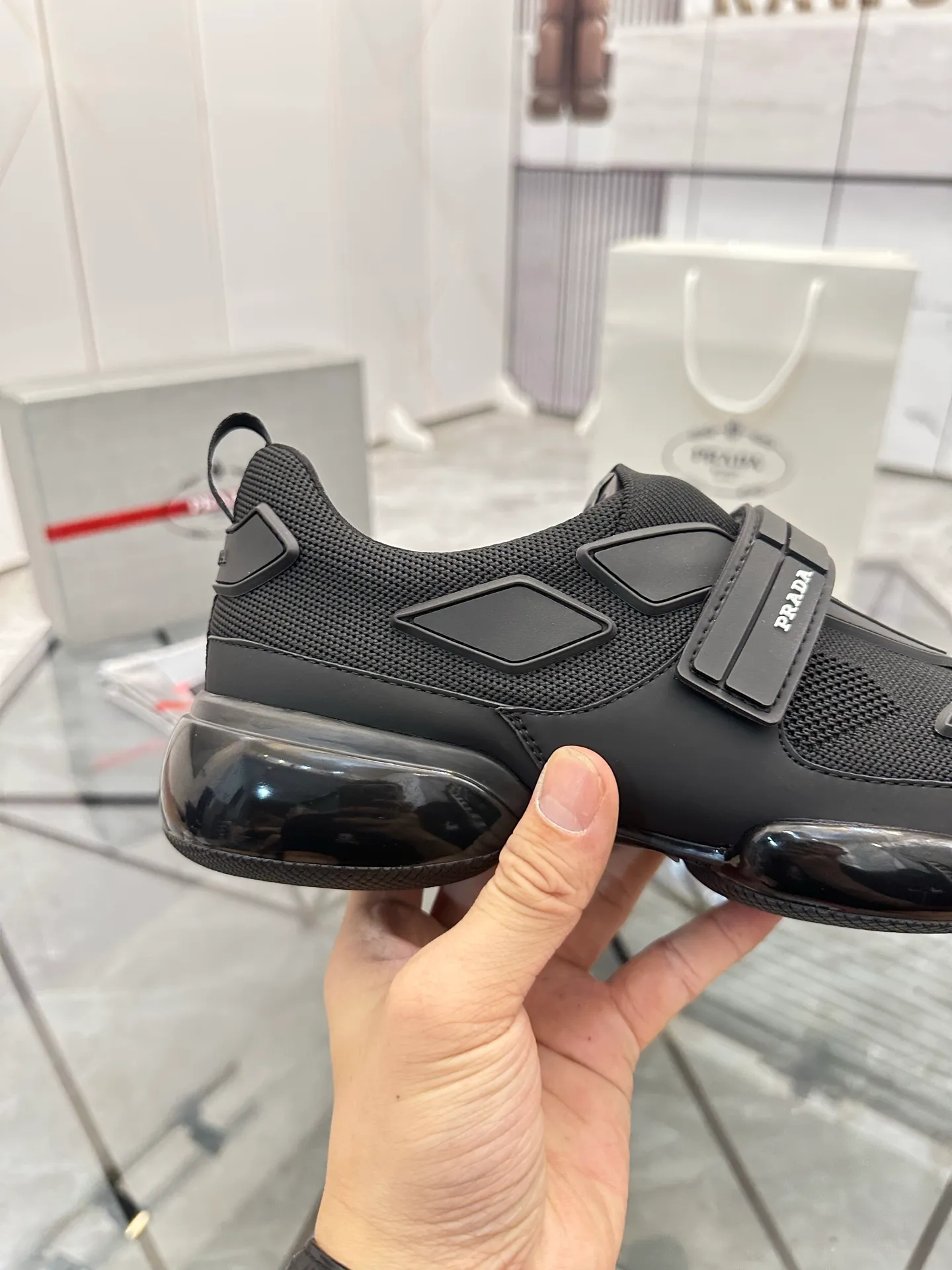 Men's shoes for sale 💰: 💰P500¥ High-end top quality Product trademark: Prada *"Prada*" low-top casual shoes Regular size: 38-45 (can be customized to 46) One size larger Product materials: imported breathable fly weave upper, professional glue-making process, breathable lining, cowhide foot pads, original outsole. No.: 001